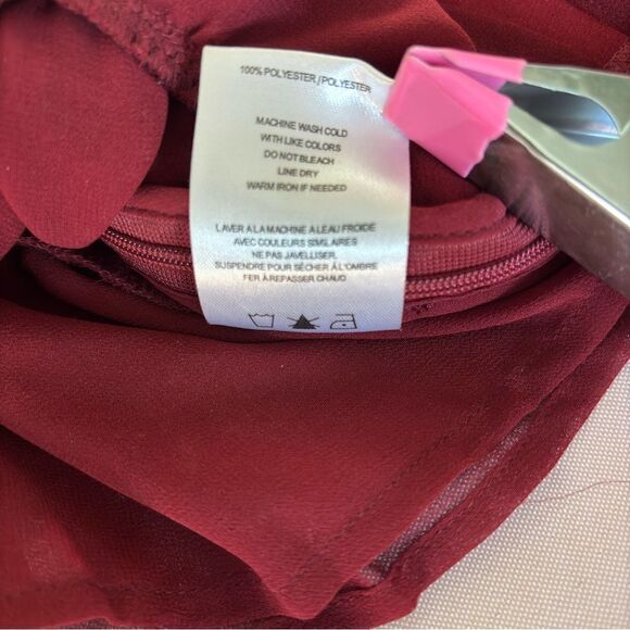 VIGOSS Ruffle Chiffon Top in Cherry Size Medium NEW - Picture 14 of 15